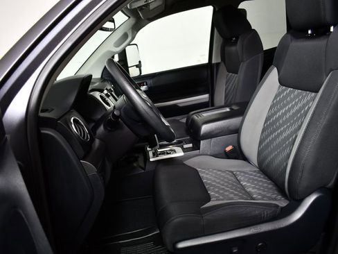 Used 2018 Toyota Tundra SR5 image 17