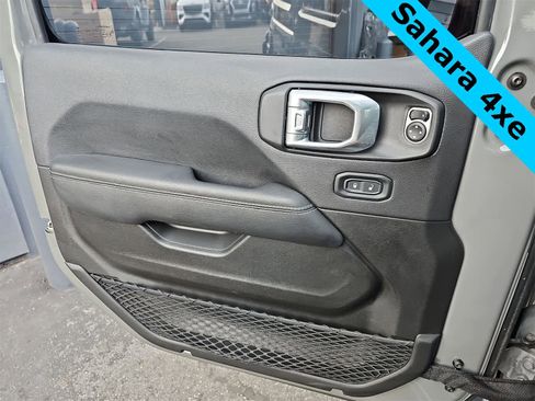 Used 2022 Jeep Wrangler Unlimited Sahara w/ Cold Weather Group image 28