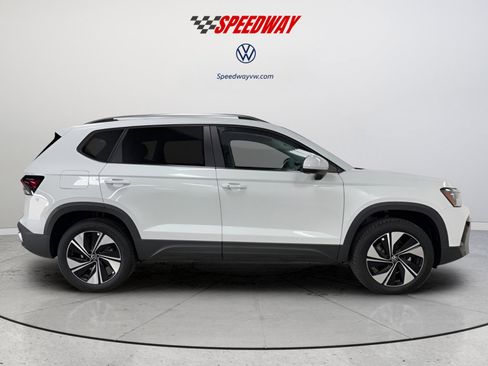 New 2025 Volkswagen Taos SE image 8