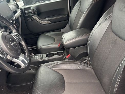 Used 2018 Jeep Wrangler Sport image 13