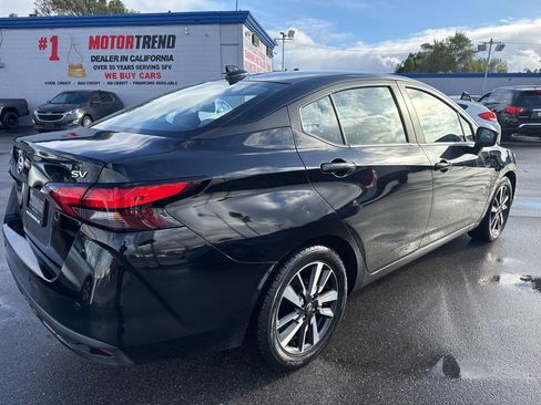 Used 2021 Nissan Versa SV image 4