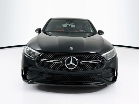 Used 2025 Mercedes-Benz GLC 300 4MATIC image 2