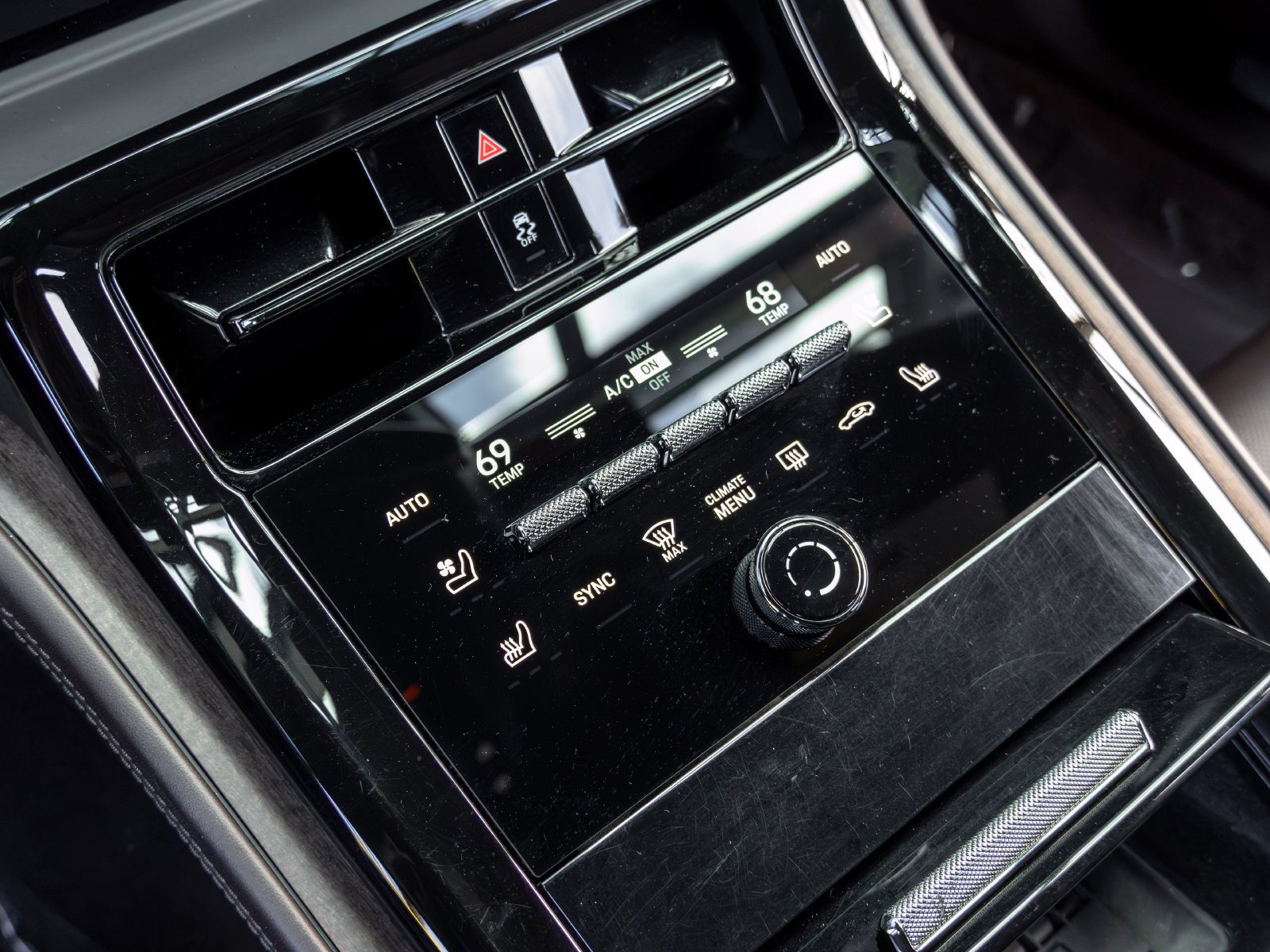 Certified 2024 Porsche Panamera image 36