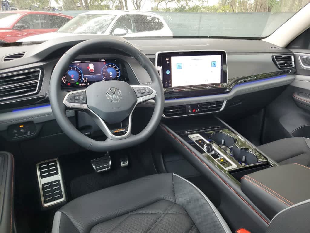 Certified 2024 Volkswagen Atlas Peak Edition SEL AWD/4WD image 29