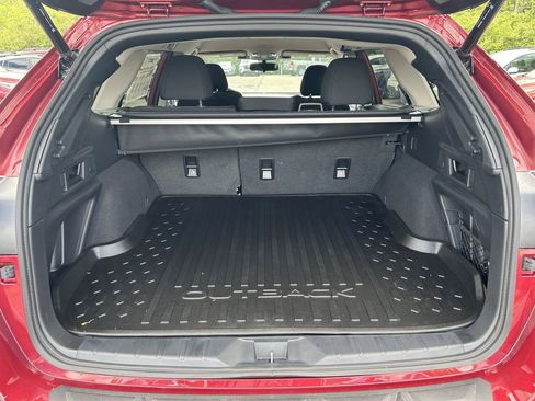 Used 2025 Subaru Outback Premium AWD/4WD image 25