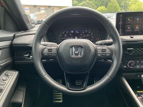 Used 2025 Honda Accord Sport image 18