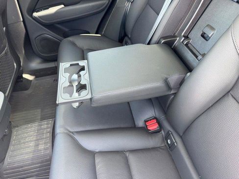 Certified 2025 Volvo XC60 B5 Plus w/ Protection Package Premier image 8