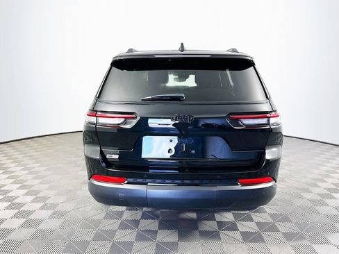 Certified 2024 Jeep Grand Cherokee L Altitude image 10