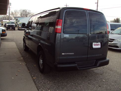 Used 2017 Chevrolet Express 2500 LS image 5