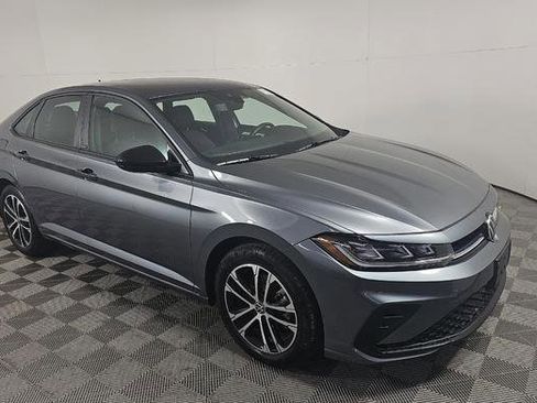 Used 2025 Volkswagen Jetta Sport FWD image 3