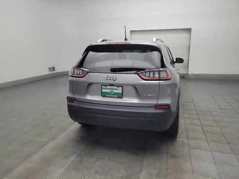 Used 2019 Jeep Cherokee Latitude Plus w/ Comfort/Convenience Group FWD image 7