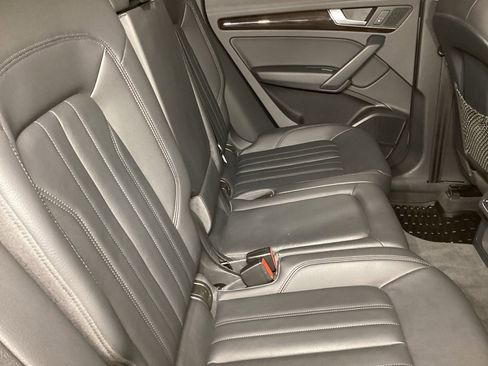 Used 2018 Audi Q5 2.0T w/ Premium Plus Package image 6