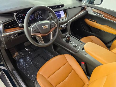 Used 2025 Cadillac XT5 Premium Luxury FWD image 10