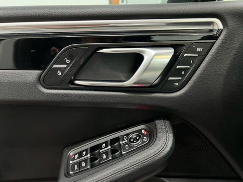 Used 2017 Porsche Macan image 27