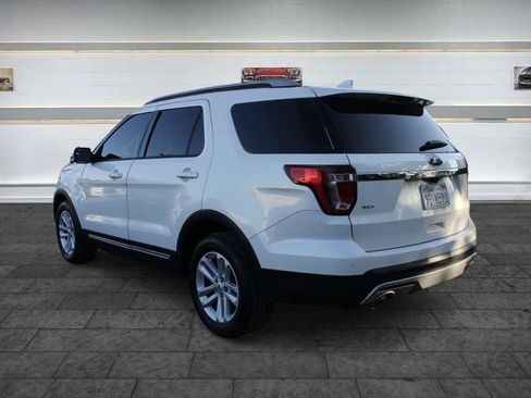 Used 2016 Ford Explorer XLT w/ Equipment Group 202A FWD image 5