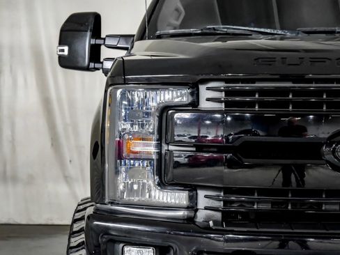 Used 2019 Ford F250 Lariat w/ Lariat Ultimate Package image 41