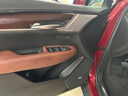 Certified 2023 Cadillac XT5 Premium Luxury w/ Technology Package FWD image 8