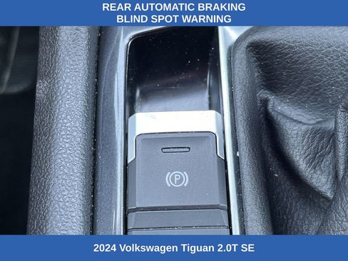 Used 2024 Volkswagen Tiguan SE FWD image 7