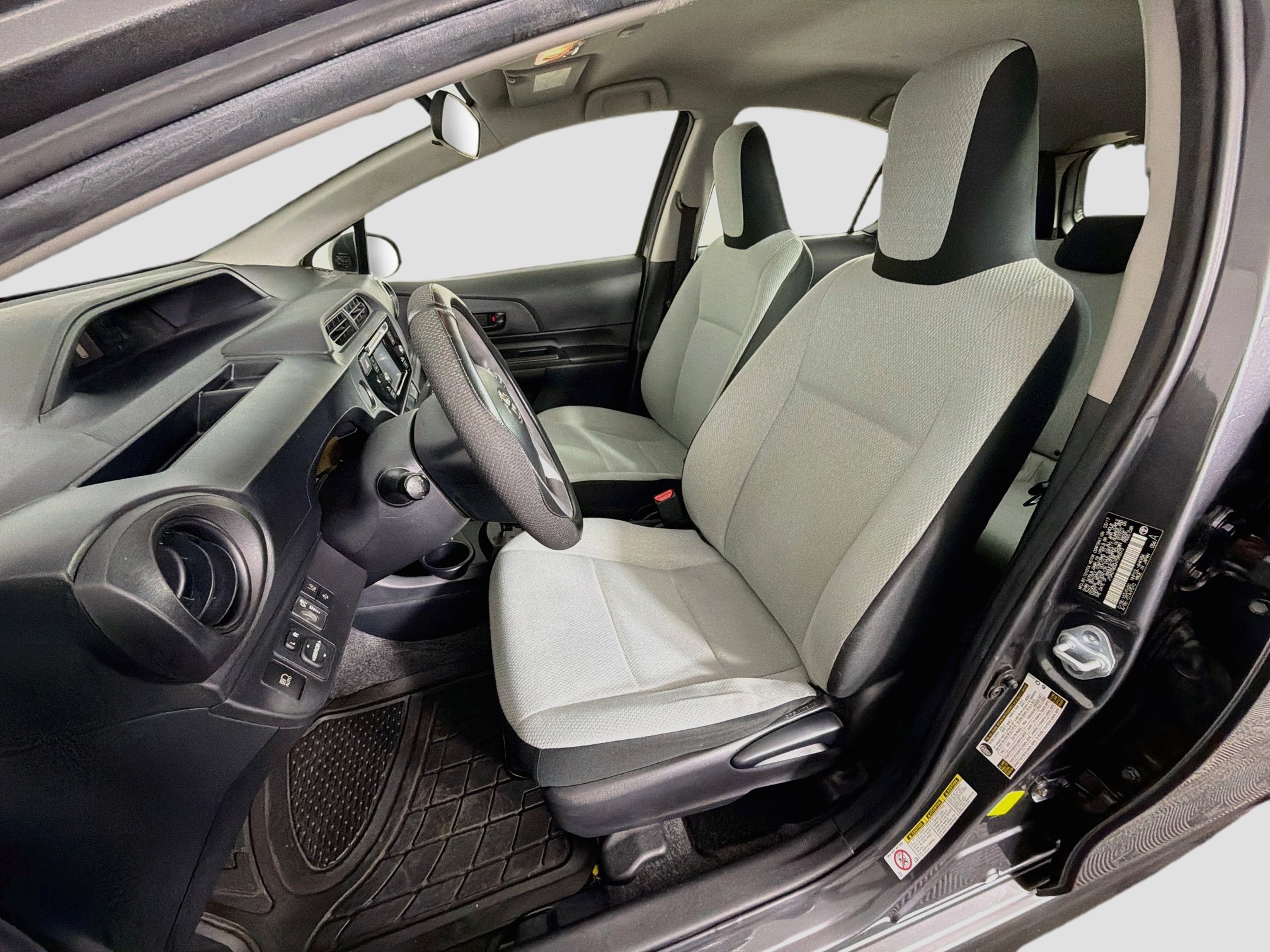 Used 2017 Toyota Prius C One FWD image 13