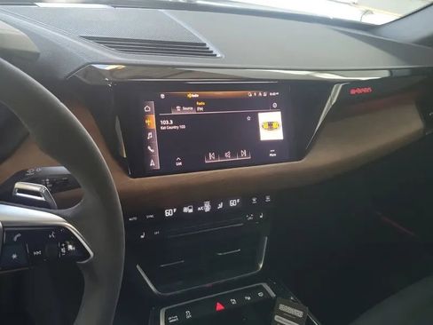 Used 2023 Audi e-tron GT Prestige w/ Prestige Package image 12