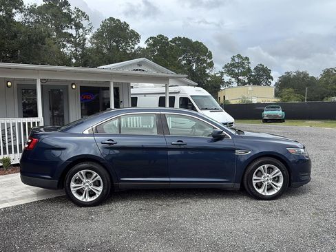 Used 2017 Ford Taurus SEL FWD image 2