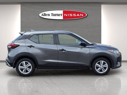 Used 2024 Nissan Kicks S image 13