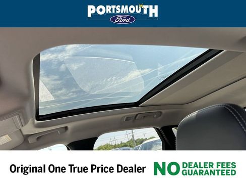 New 2024 Ford Escape SE w/ PHEV Premium Package FWD image 8