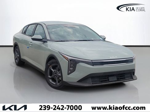 New 2026 Kia K4 FWD image 1