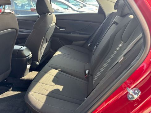 Used 2025 Hyundai Elantra SEL image 29