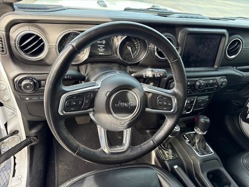 Used 2022 Jeep Wrangler Sahara w/ Cold Weather Group image 17