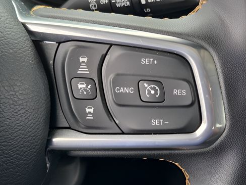 Used 2024 Jeep Wrangler Unlimited Sahara AWD/4WD image 14