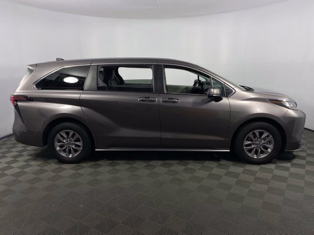 Used 2022 Toyota Sienna LE FWD image 10