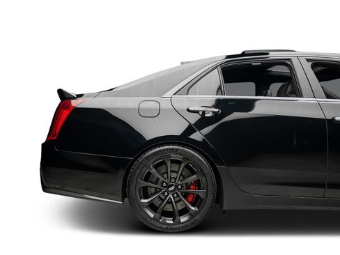 Used 2018 Cadillac CTS V w/ Carbon Fiber Package RWD image 31
