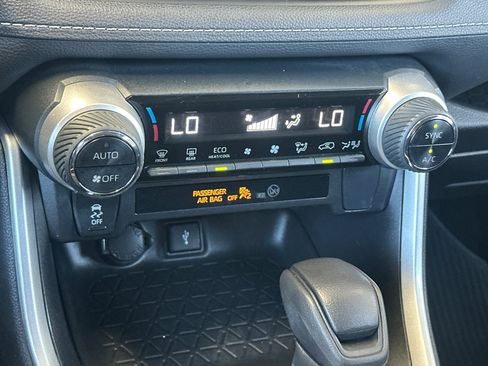 Certified 2022 Toyota RAV4 LE AWD/4WD image 19
