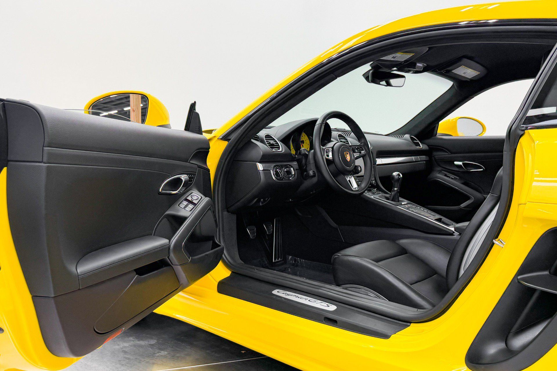 Used 2023 Porsche 718 Cayman GTS RWD image 20