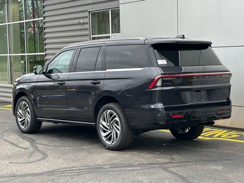 New 2026 Lincoln Navigator Reserve AWD/4WD image 32