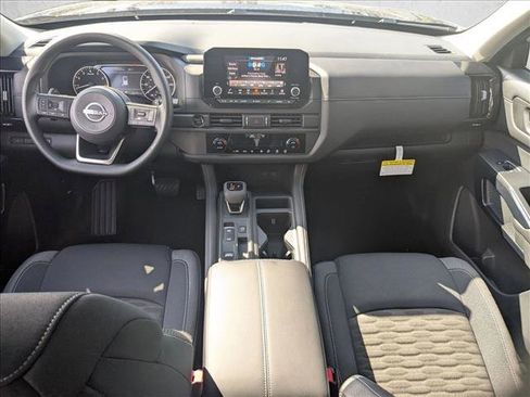 New 2025 Nissan Pathfinder S image 13