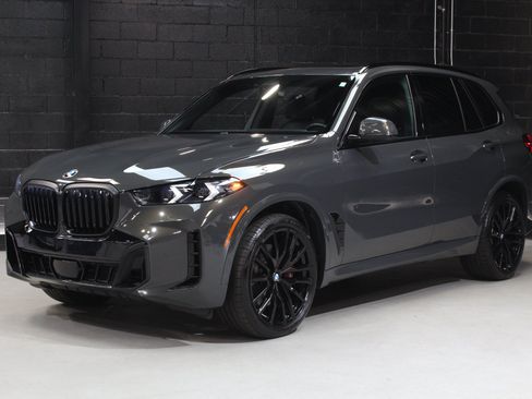 Used 2025 BMW X5 xDrive40i w/ M Sport Package AWD/4WD image 4