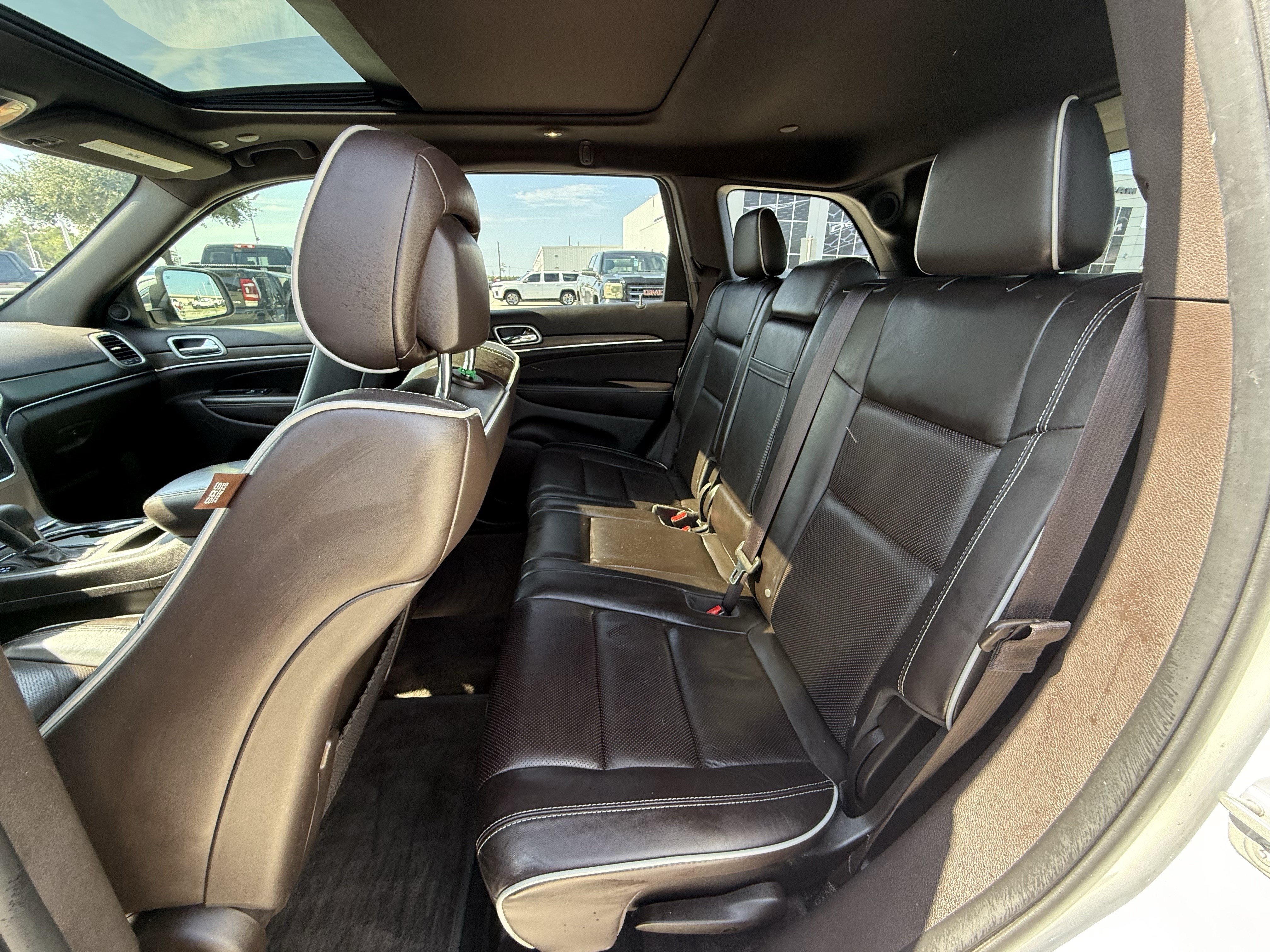 Used 2018 Jeep Grand Cherokee Overland RWD image 31