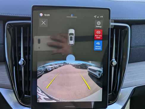 New 2026 Volvo XC90 B6 Core image 13