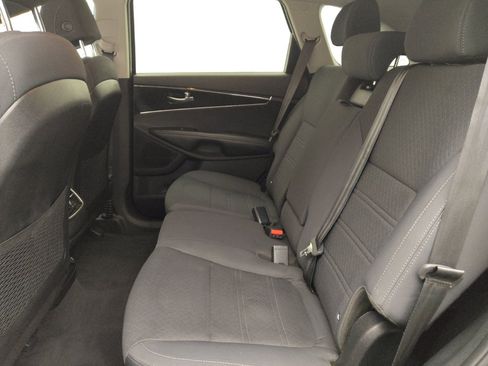 Used 2017 Kia Sorento AWD image 18