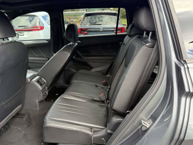 Used 2023 Volkswagen Tiguan SE R-Line FWD image 12