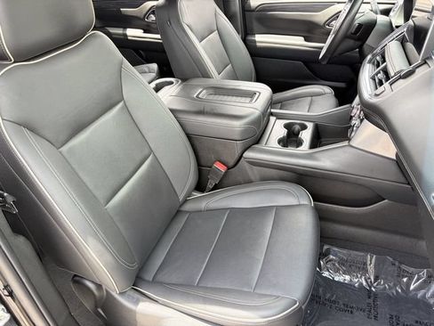 Used 2022 GMC Yukon SLT w/ SLT Luxury Package AWD/4WD image 11
