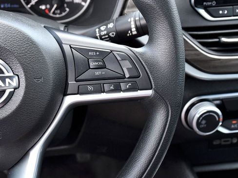 Used 2025 Nissan Altima 2.5 SV image 21