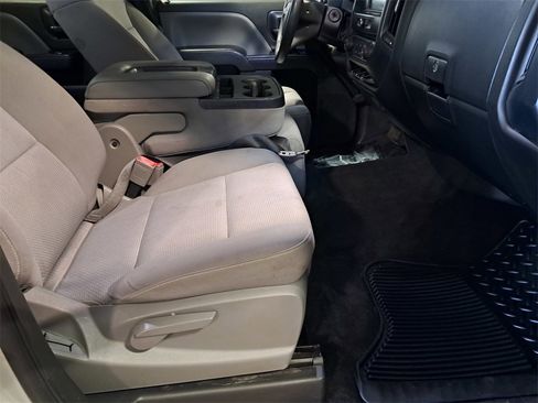 Used 2018 Chevrolet Silverado 1500 Custom image 17