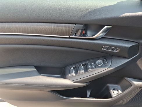 Used 2021 Honda Accord EX-L image 12