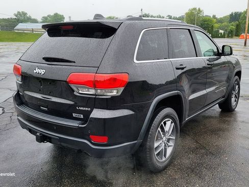 Used 2018 Jeep Grand Cherokee Laredo AWD/4WD image 12