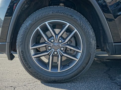 Used 2019 Jeep Grand Cherokee Limited image 10