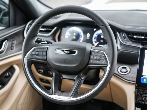 New 2025 Jeep Grand Cherokee L Limited image 16