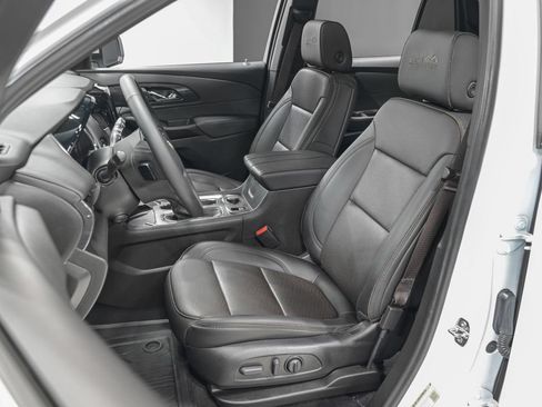 Used 2023 Chevrolet Traverse High Country w/ LPO, Floor Liner Package FWD image 16